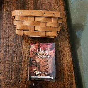 Business card holder - Longaberger Basket